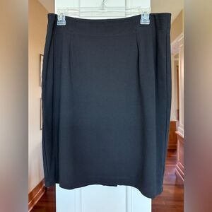 Eileen Fisher Women’s LP Classic Black Women's Stretchy Comfort Waste Skirt.